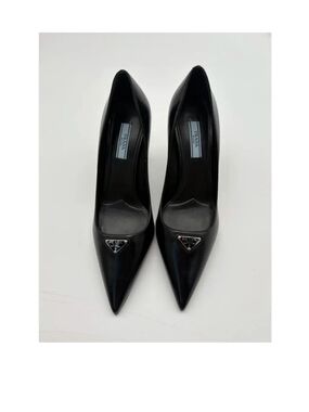 Prada Black Pointed-Toe Leather Pumps